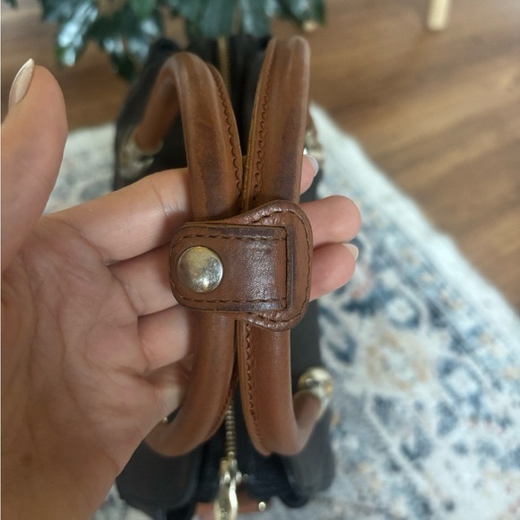 Valentina Genuine Leather Purse - Picture 11 of 12